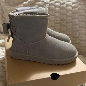 Ultra Mini Bailey leather bow Women's Boots Sz 7